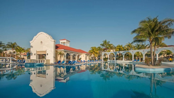 All Inclusive Vacations from Montreal | Cheap Vacation Packages | Red - All Inclusive Vacation Deals From Montreal
